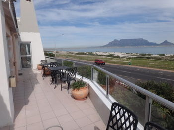 בלוברגסטראנד Blouberg Beachfront Accommodation מראה חיצוני תמונה